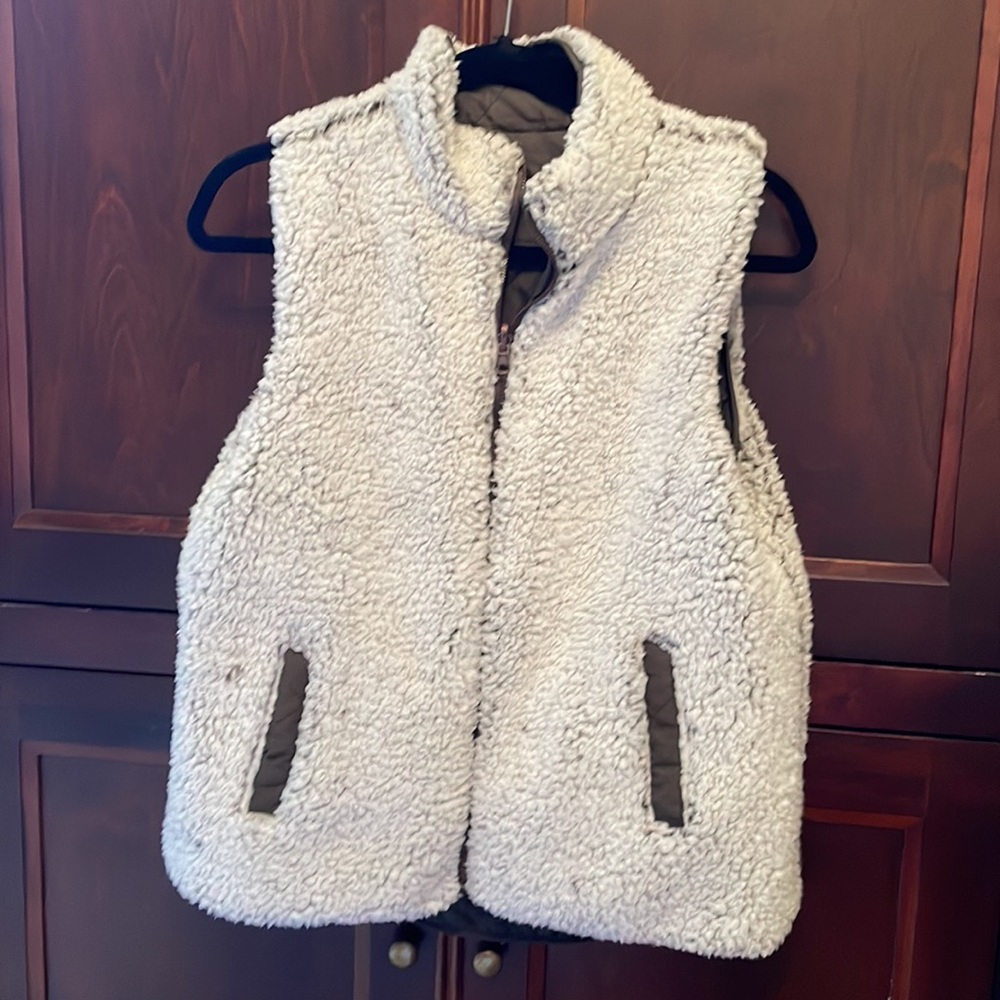 Reversible vest
